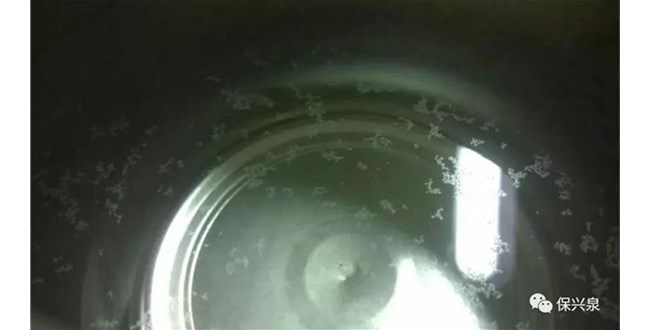 天然礦泉水燒開后有白色沉淀物和漂浮物千萬不要驚慌，請您耐心看完?。。? />
                        </a>
                    </div>
                    <div   id=